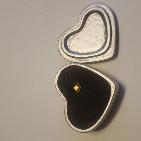 Sankyo Music Boxes of the World - Picture 2 of 6